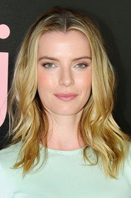 Betty Gilpin fotoğrafı