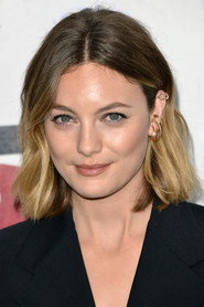 Leila George fotoğrafı