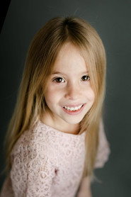 Charlotte Cabell fotoğrafı